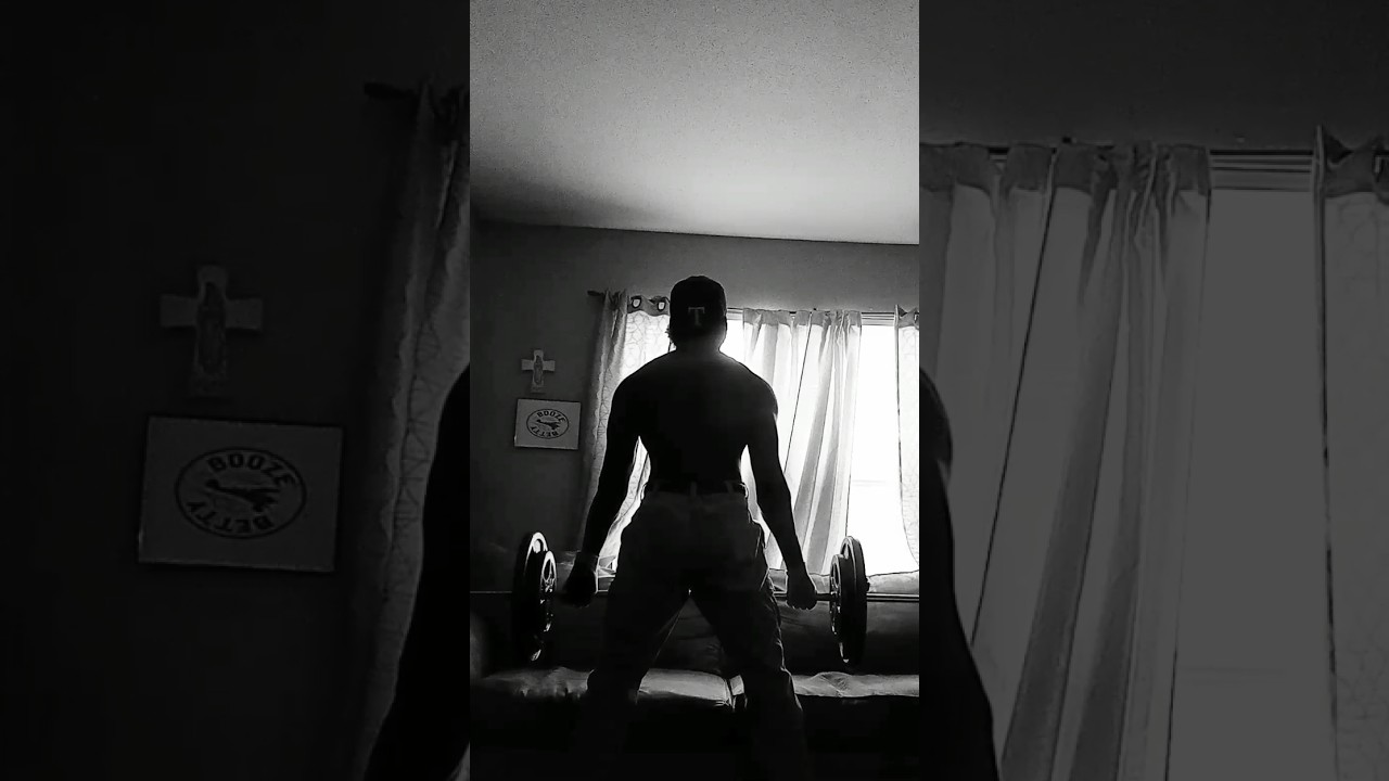 GUINNESS WORLD RECORD Barbell Rows In One Minute With A Rose (272nd Ed.)