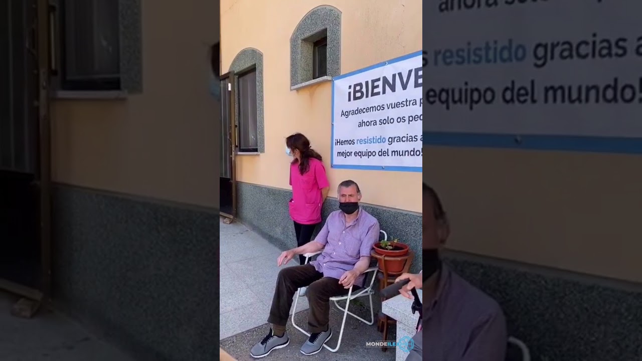 Visita del alcalde y el concejal a la residencia de Retortillo-Mondeilex
