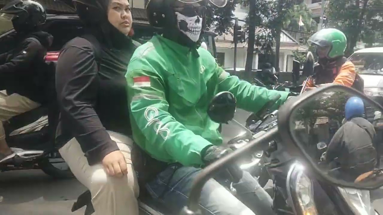 mencari orderan di kampus ITB