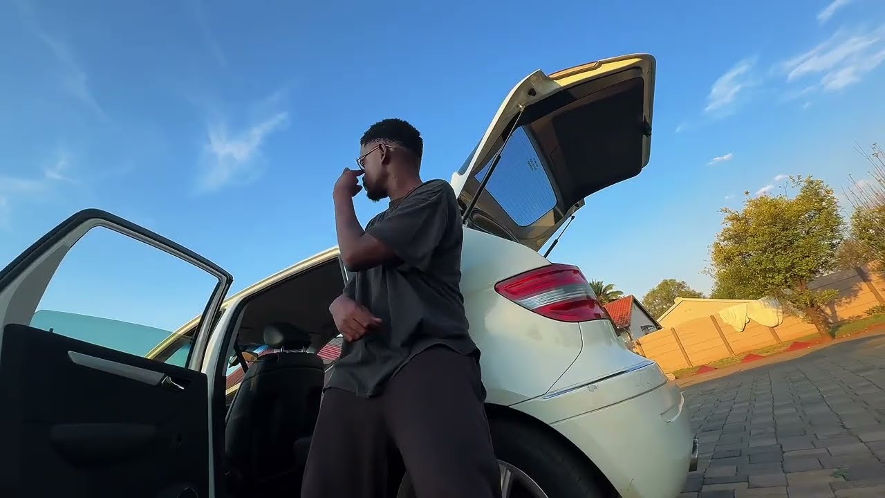 LIL AUNTIE (OFFICIAL MUSIC VIDEO)