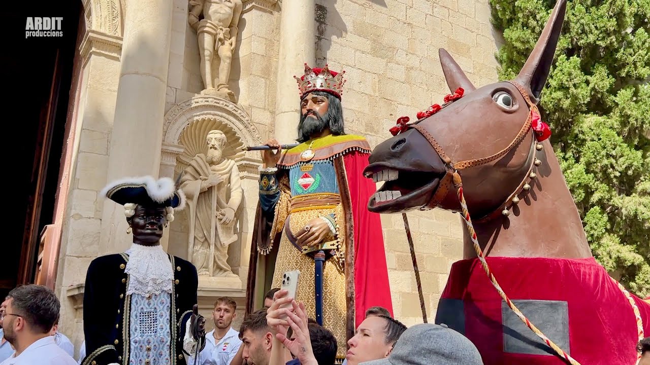 Anada a Ofici, amb el Seguici Cerimonial de Valls,  la Diada de SANT JOAN 2025