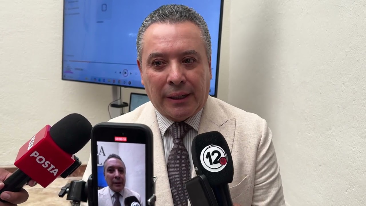 Notario cuestiona figura de “notario social” para resolver rezago en regularización de terrenos