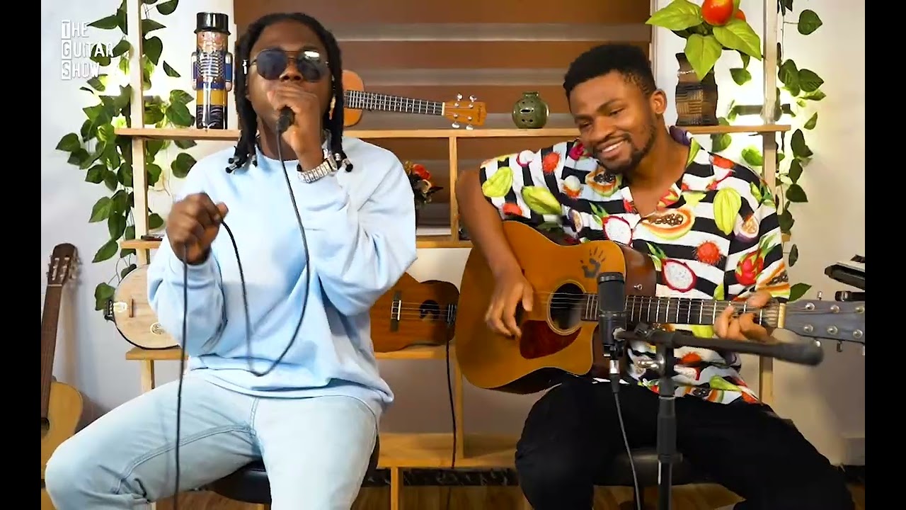 Bayanni  performs 