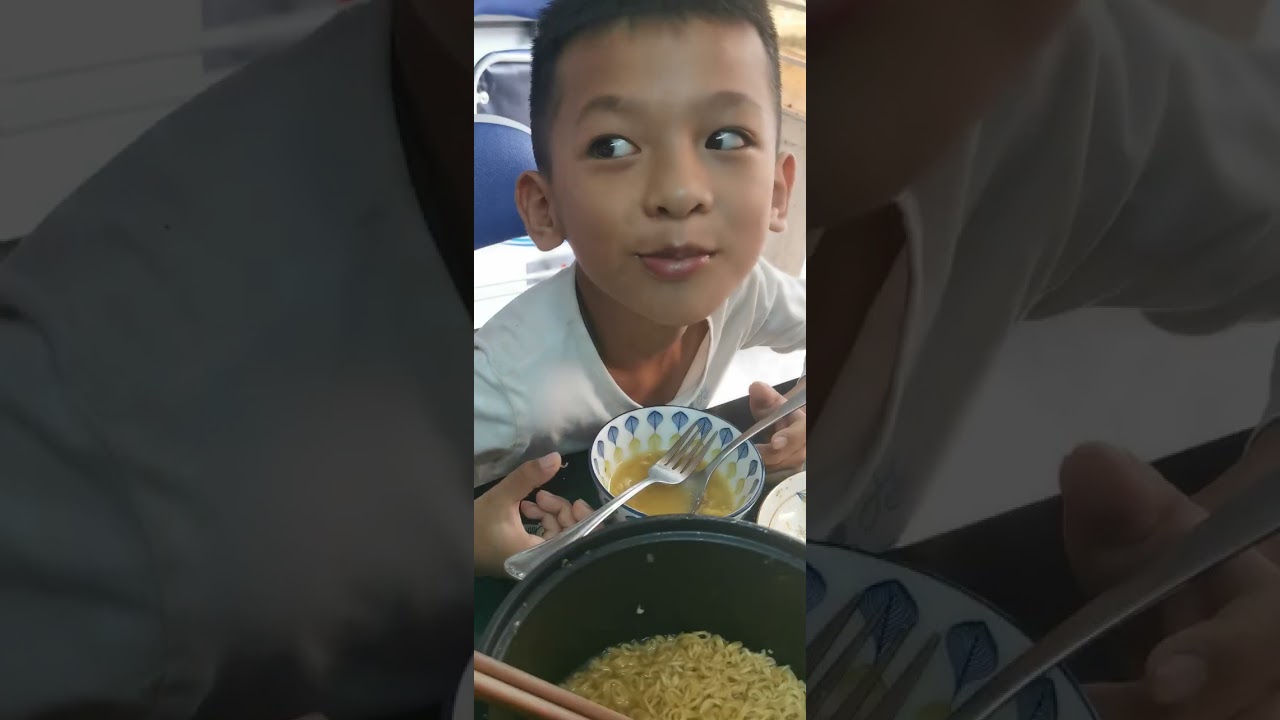 TVG009-Thưởng Thức Món Mì Gói Đơn Sơ