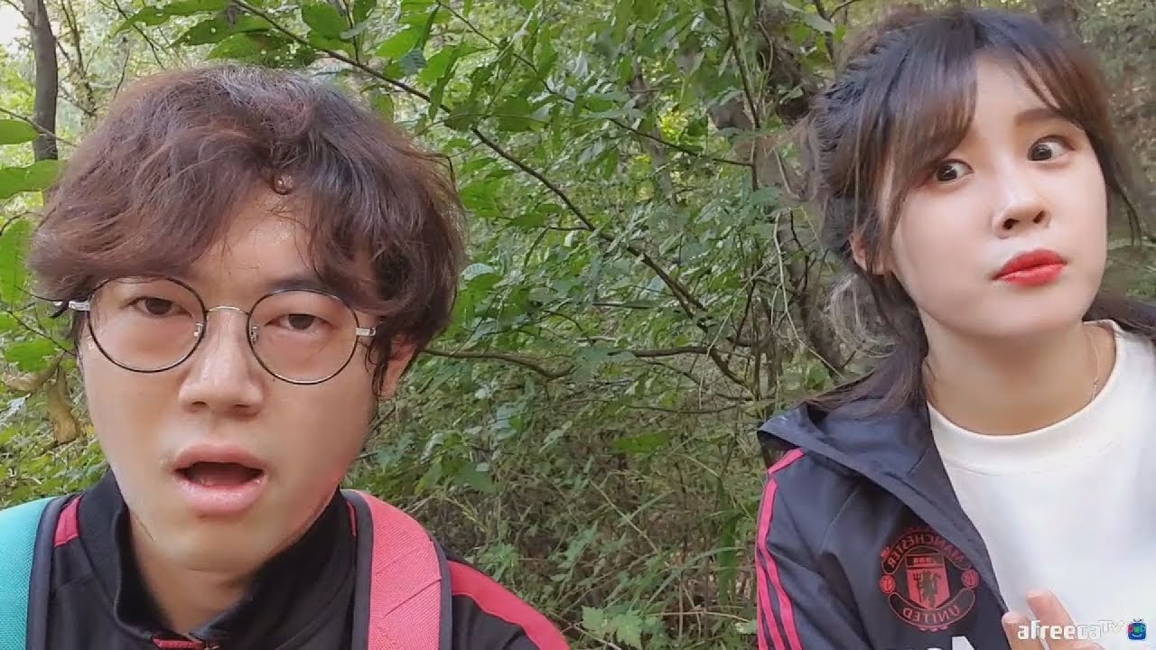 여사친(릴카)하고 등산을 하러 갔는데..