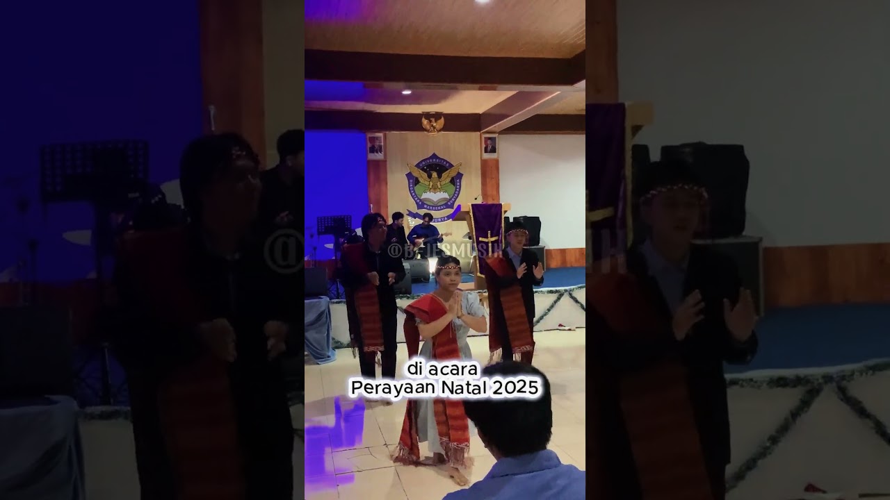 Penampilan tarian Adat Batak di UNSURYA dalam Perayaan Natal--wujud cinta budaya dan kebersamaan