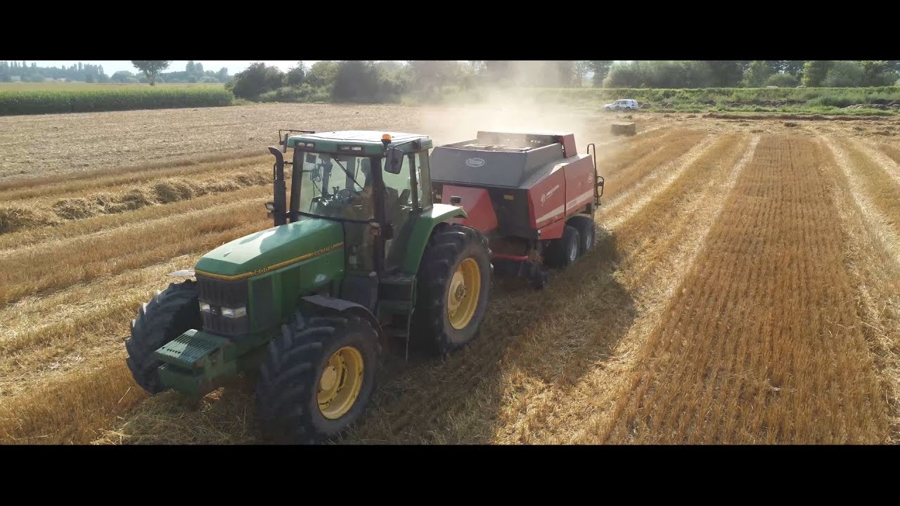 Pressage de paille 2021 - John Deere 7600