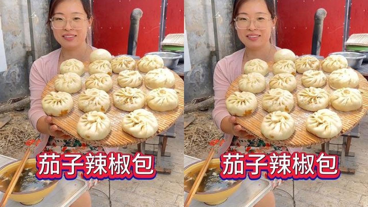 小菜园茄子丰收，蒸茄子青椒馅大包子尝鲜，现摘绵软多汁，脆嫩微辣，满嘴鲜甜，这才是从土地到舌尖的幸福 #我的乡村生活 #农村美食 #乡愁记忆 #菜园子 #田园生活乐趣多