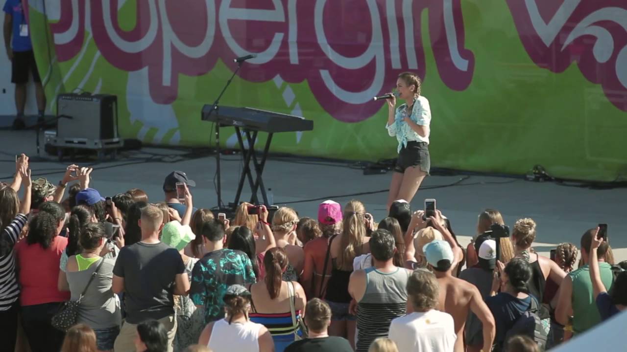 Daya's Live Performance at Supergirl Pro - Oceanside, CA