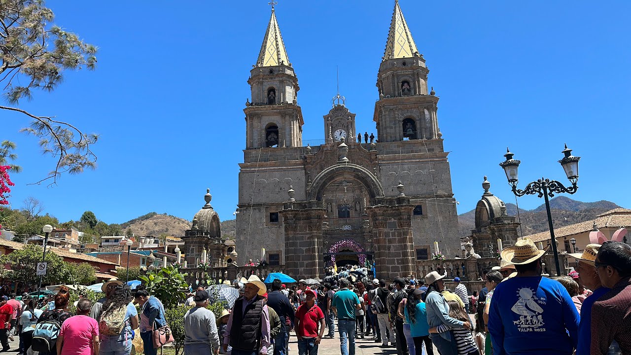 Recorrido en el centro de Talpa