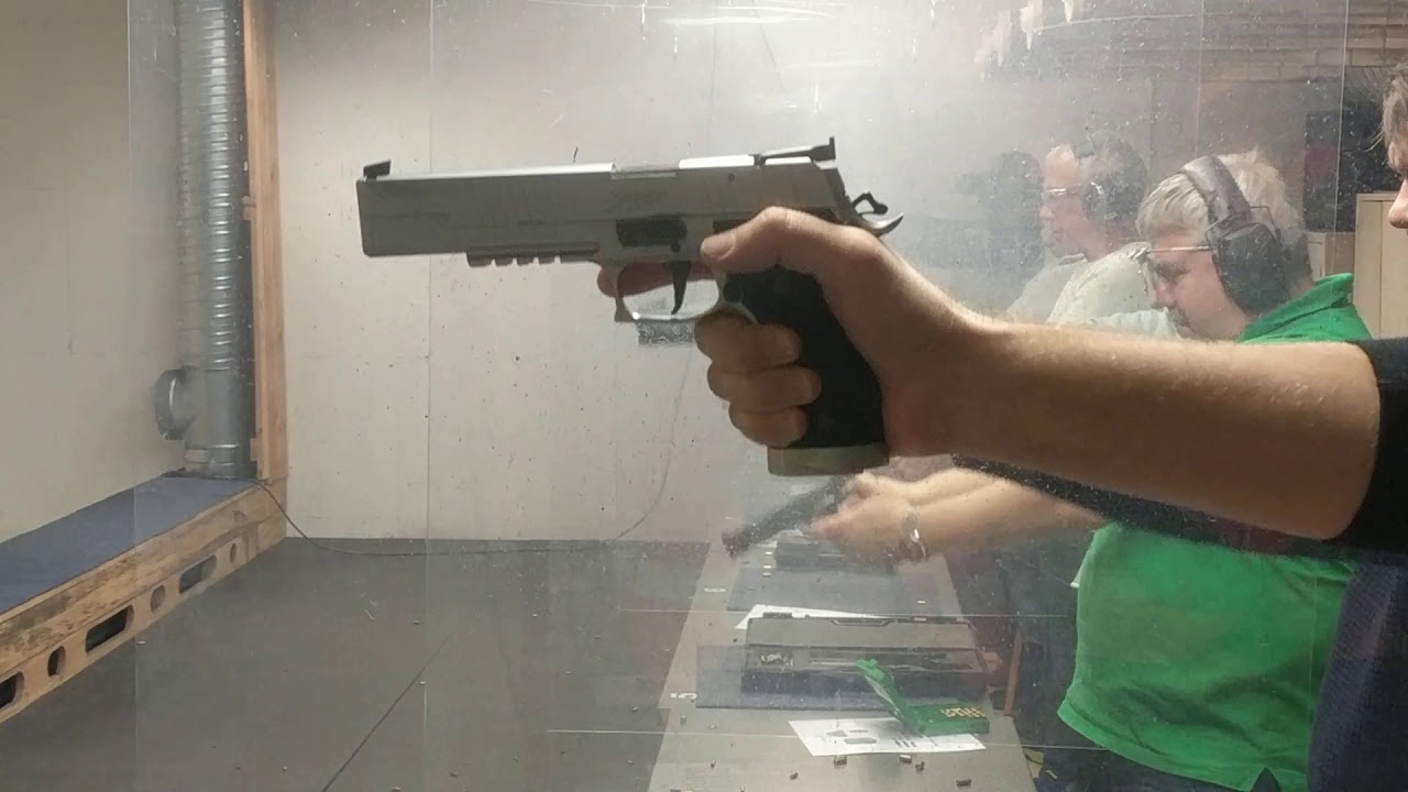 Skyting med Sig X-Six 9mm