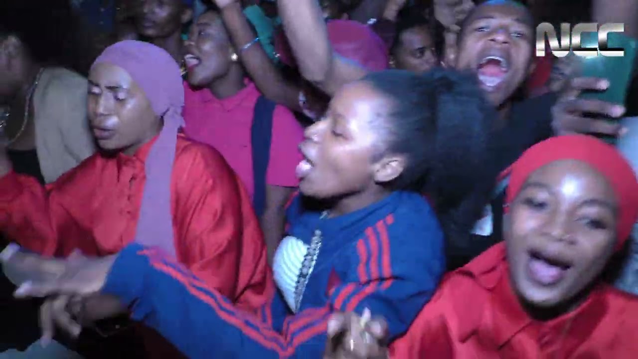 ARZAM - JENIFA (Concert à Ndrouani)