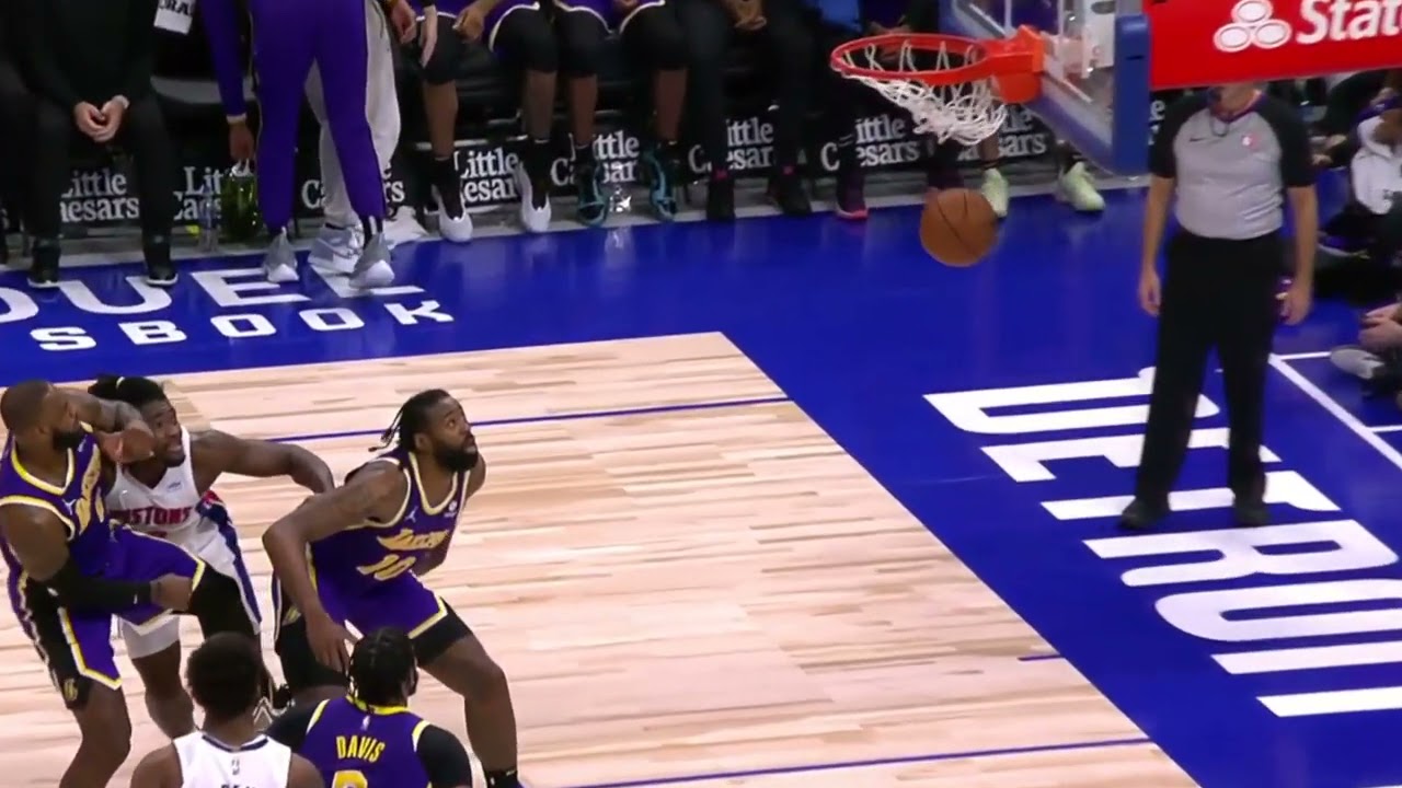 LeBron james hit Isaiah Stewart in the face full fight