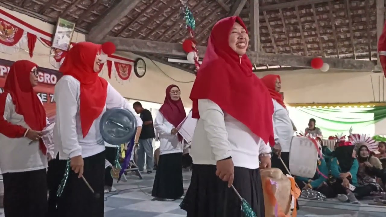 PERKUSI Drum Band Alat Dapur Ala Tim PKK Pucangro