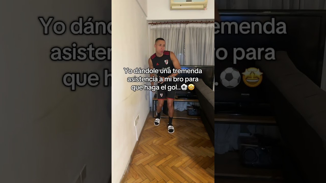 Yo dándole tremenda asistencia a mi bro..⚽️🤩 