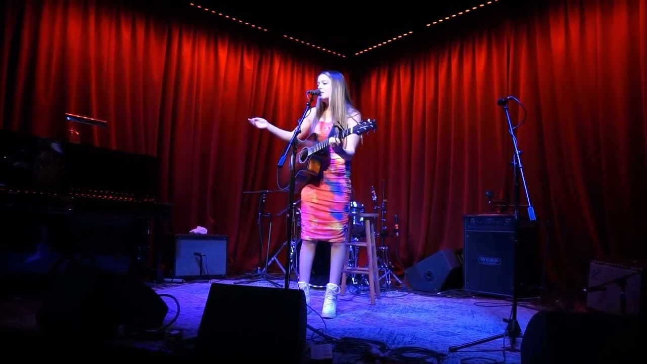 Olivia Knox - GORGEOUS (live from Hotel Cafe)