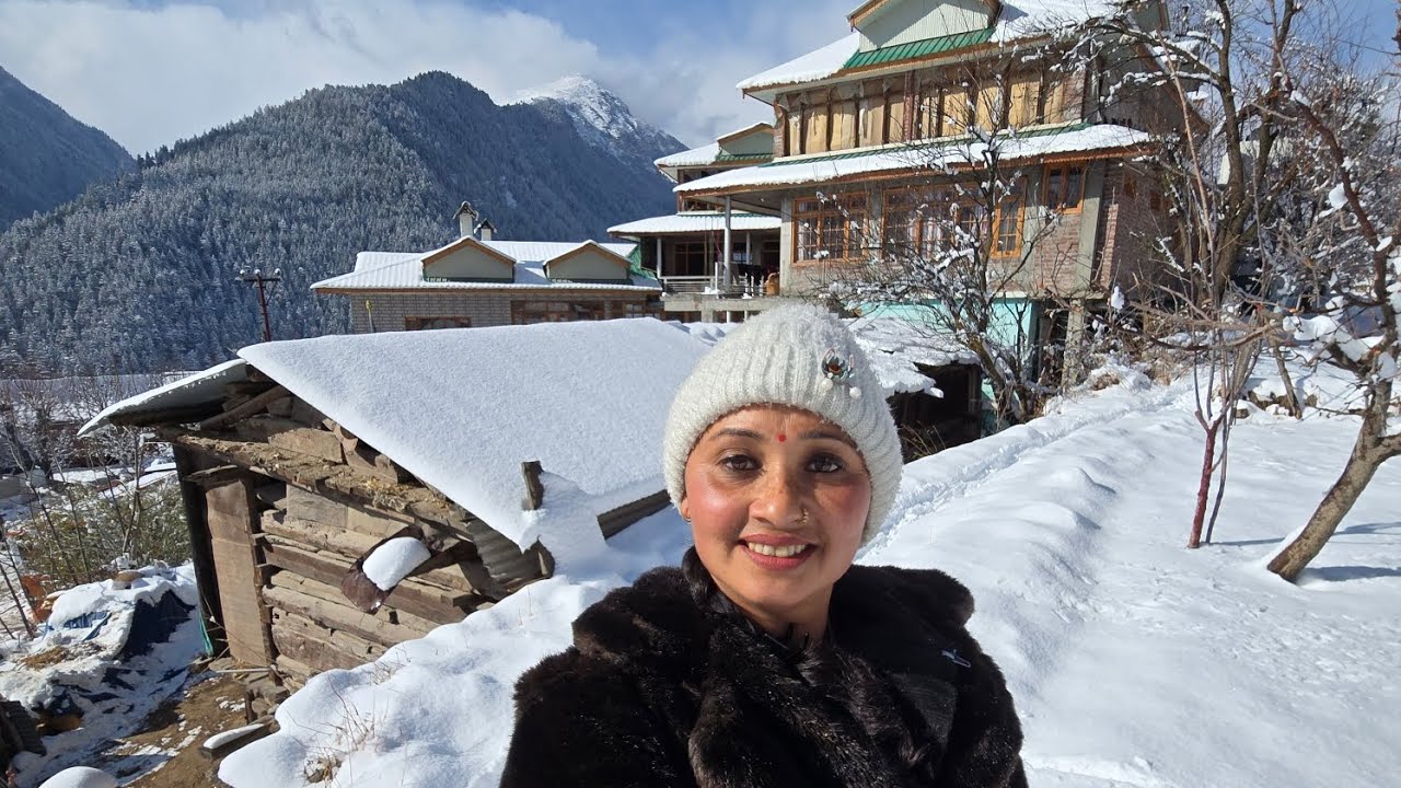 After snowfall sangla valley mein aaye salaniyo ki gadiya barfbaari ke baad chalni shuru #short