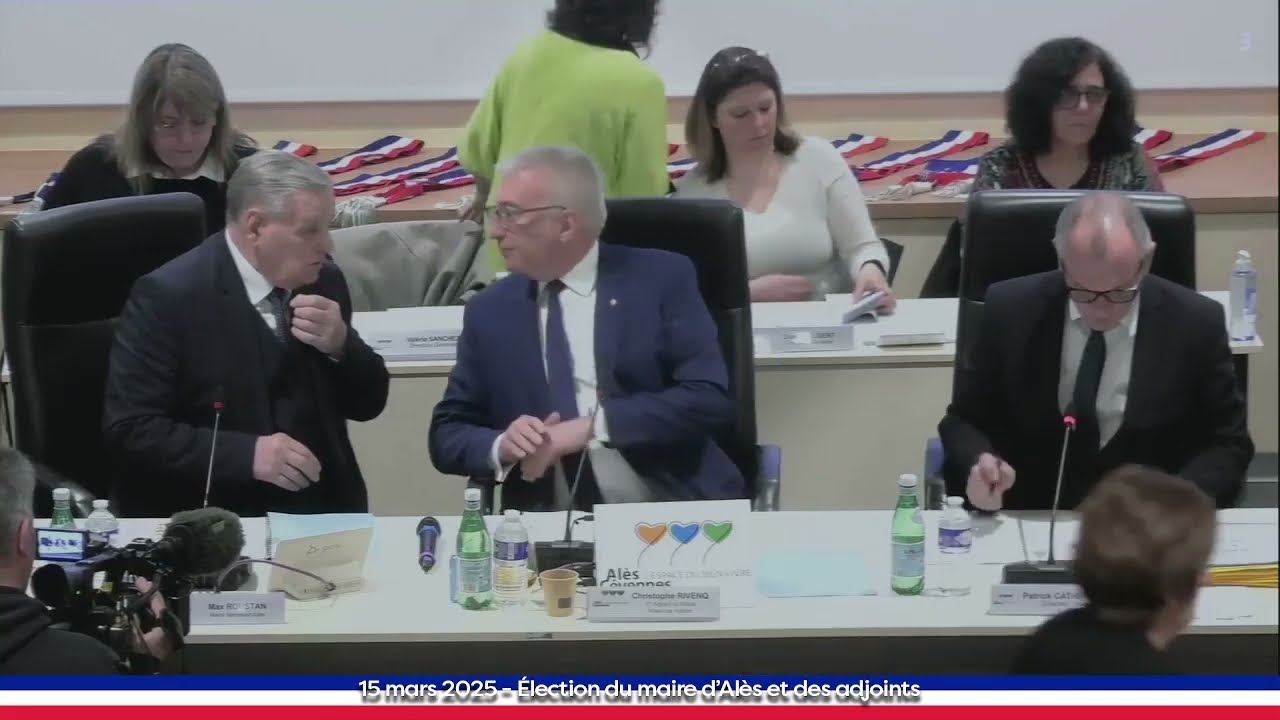 EN DIRECT - Conseil municipal extraordinaire : élection du maire et des adjoints - 15 mars 2025