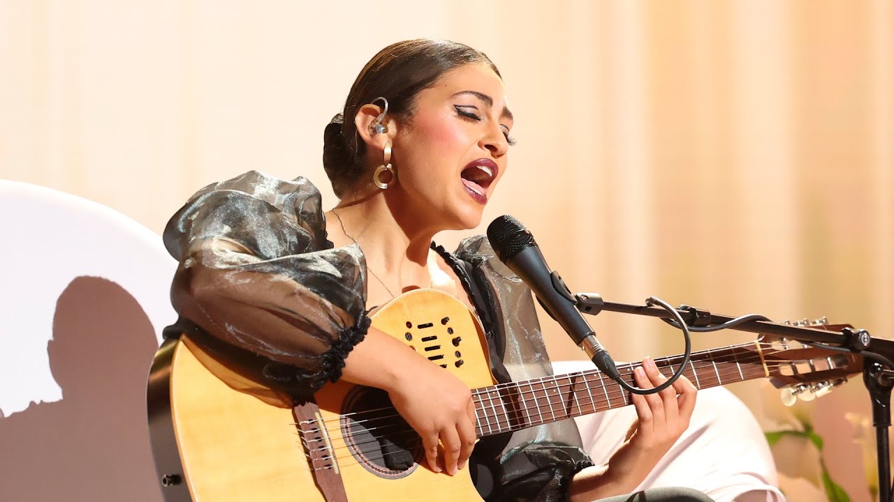 Esperansa Grasia imita a Carla Morrison en 
