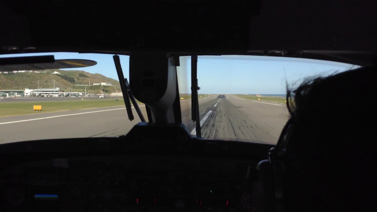 AIR NEW ZEALAND/EAGLE AIRWAYS B1900D COCKPIT ARRIVAL WELLINGTON NEW ZEALAND