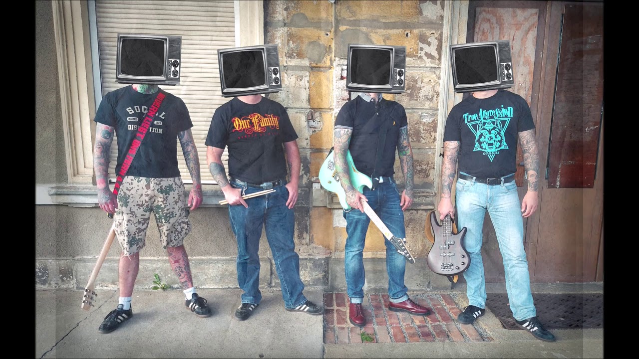 True Aggression - Kahlgeschoren & ungeniert