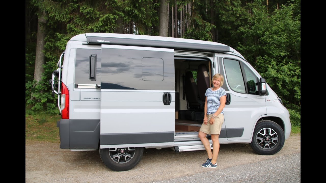 Das handliche Reisemobil Hymer Car Sydney auf Ducato Basis mit Aufstelldach