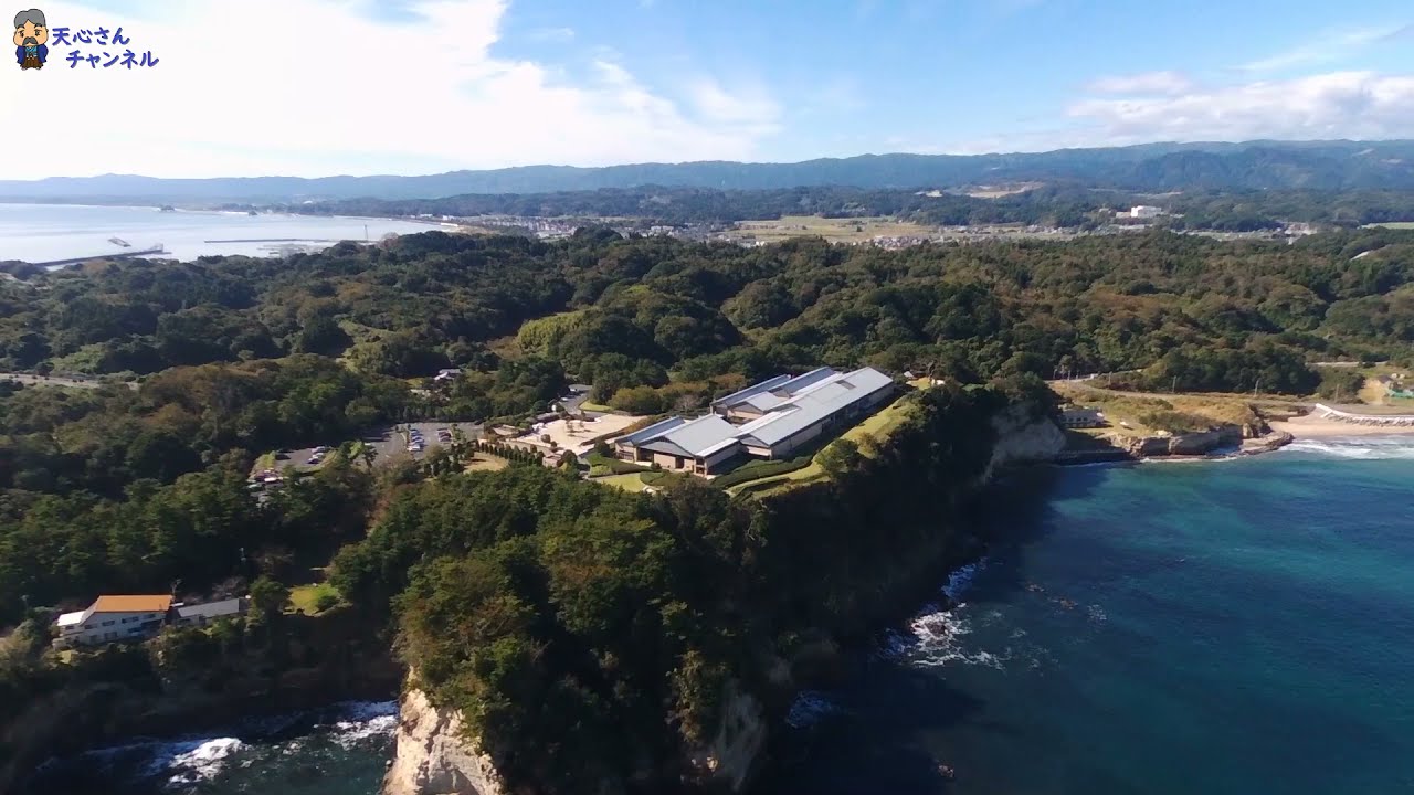m02美術館北東海上から空撮