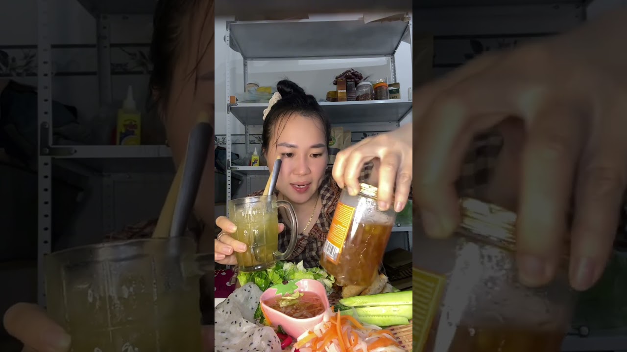 BÁNH TRÁNG MÈ CUỐN CHẢ RAM 