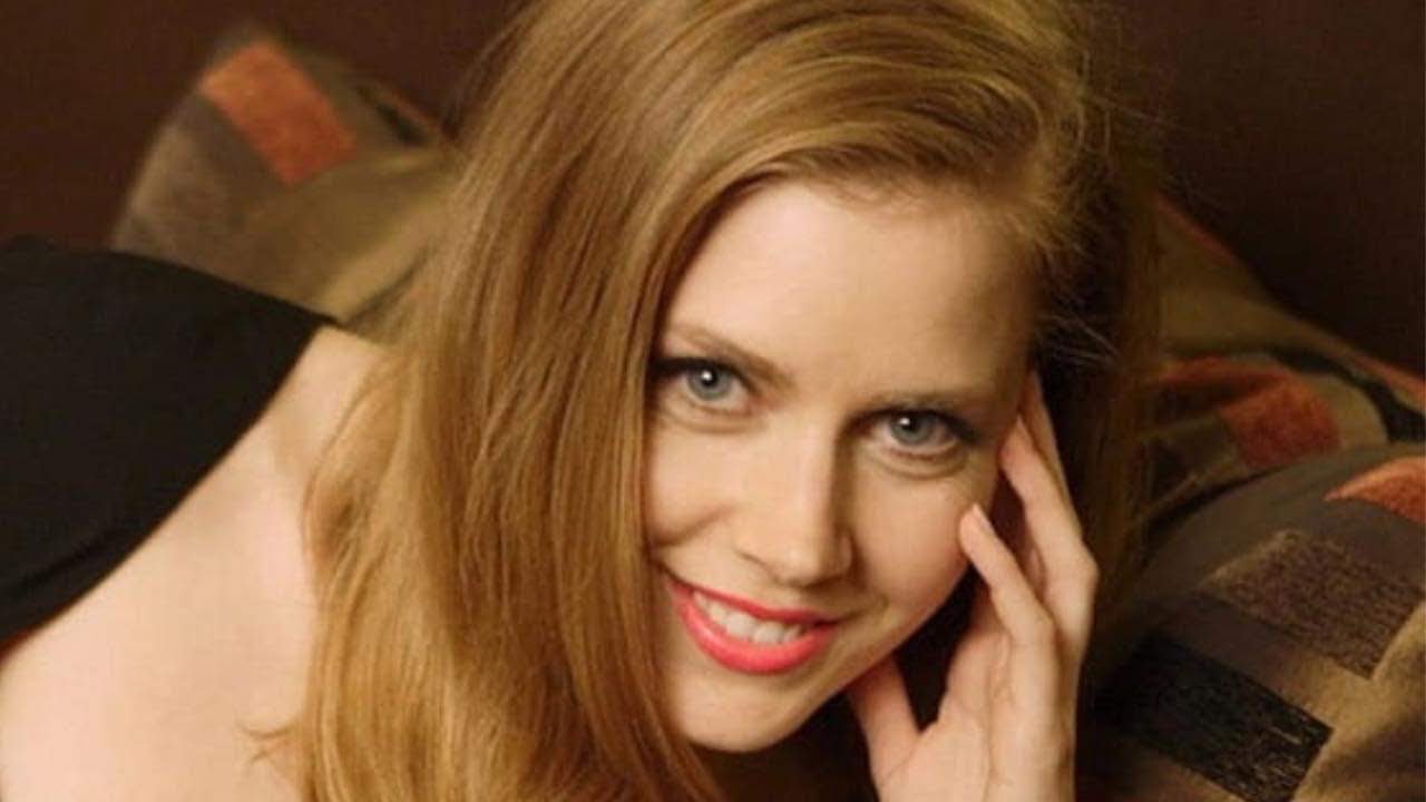 13 Sexy Photos of Amy Adams