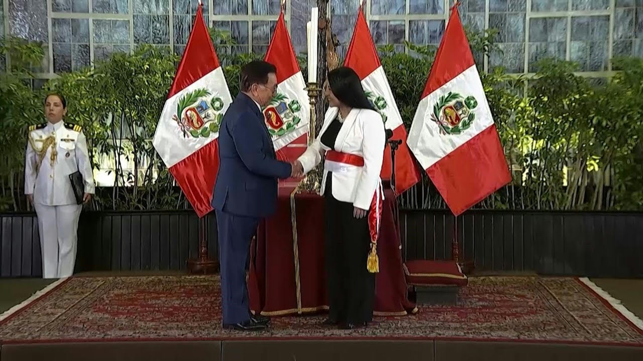 Presidente de Perú nombra a economista de derecha como primera ministra | AFP