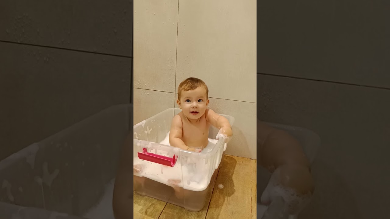 Izabela - 07/12/23 Bath in the box (banho na caixa)