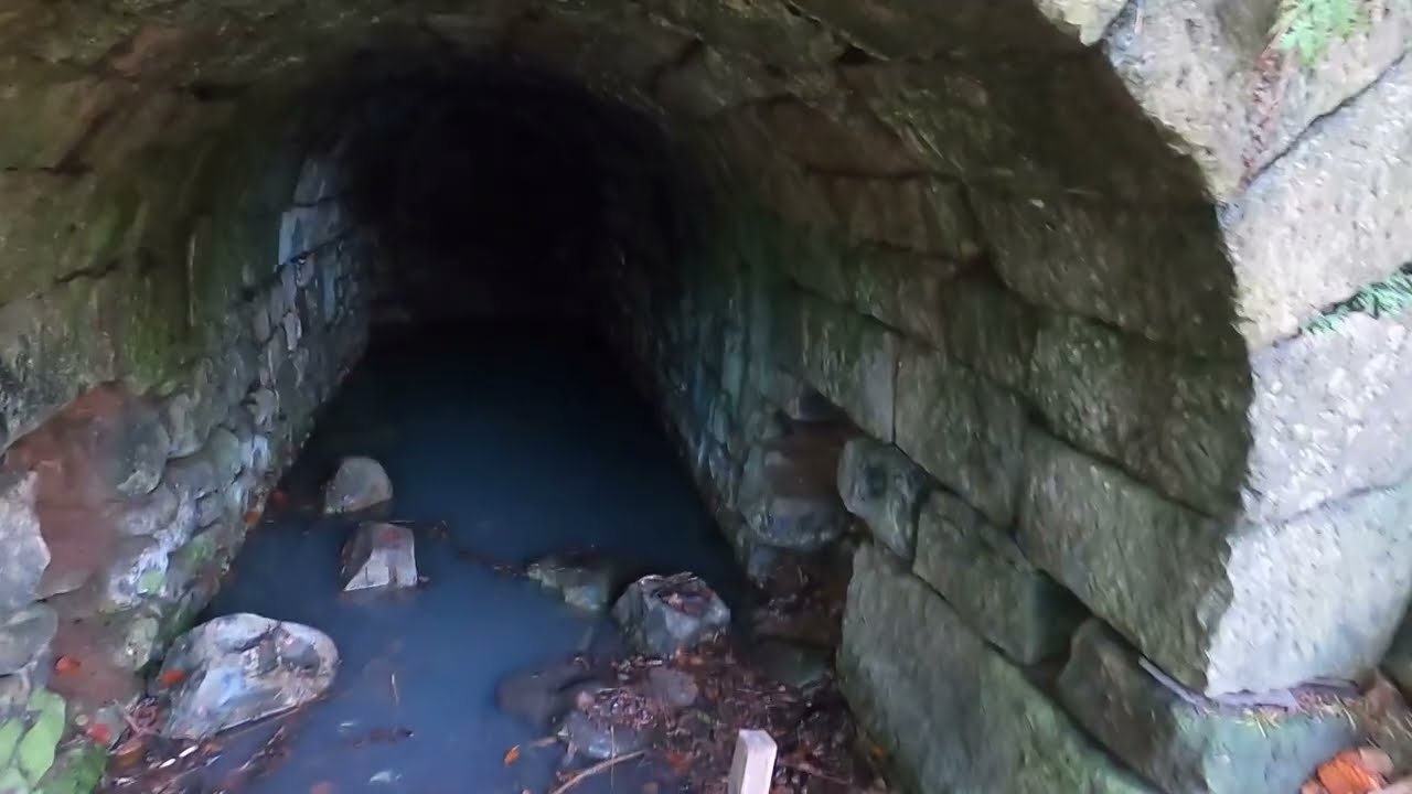 Muiravonside Country Park. (Avon Aqueduct 1819)
