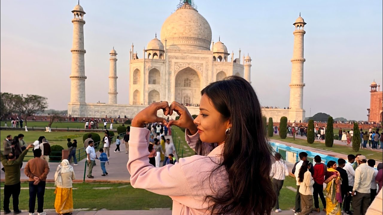 “A Day of Wonders: Taj Mahal Beauty & an Unexpected Vrindavan Surprise ✨🕌🌸”