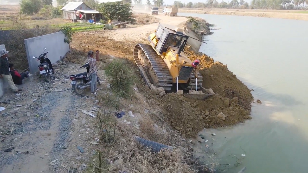 Major Projects Continue  Absolutely Good With Bulldozer Komatsu D60p and Dump Truck