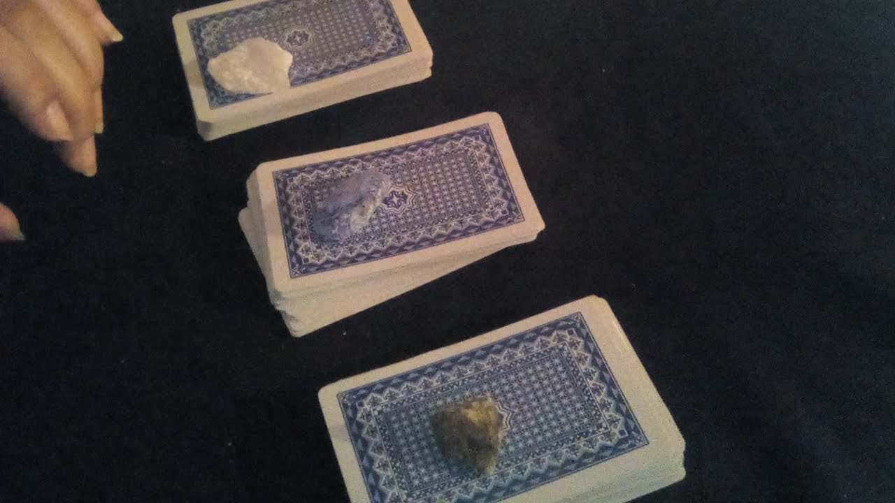 تاروت السيكريت كراش 🤔 هل في حياته غيرك 🙃وهل يبادلك نفس المشاعر 🙄 ومانوايا