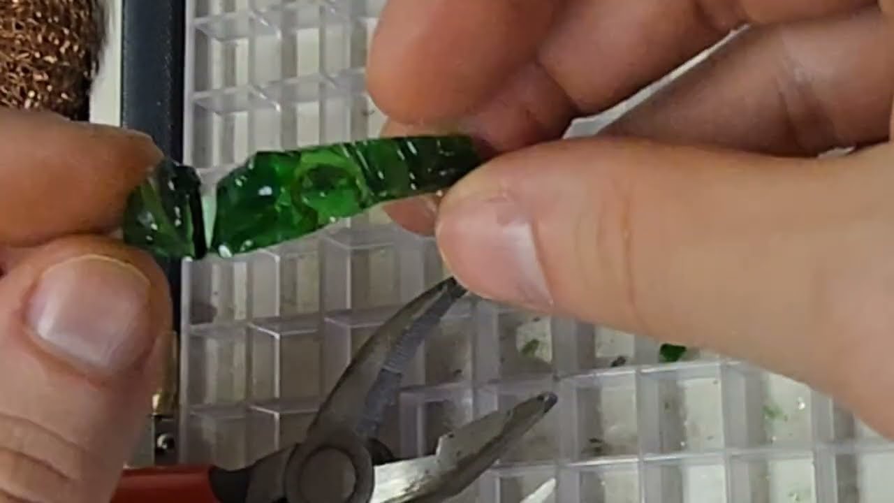 How Stained Glass Textures Can Affect Chipping and Grozing Pieces In Under 3 Min