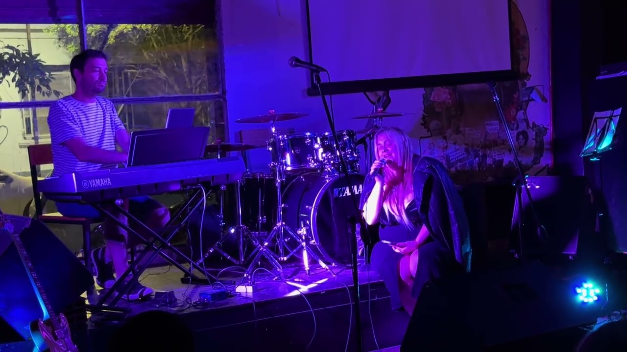 Mi amiga @JoosOrbegozo canta (cover) 