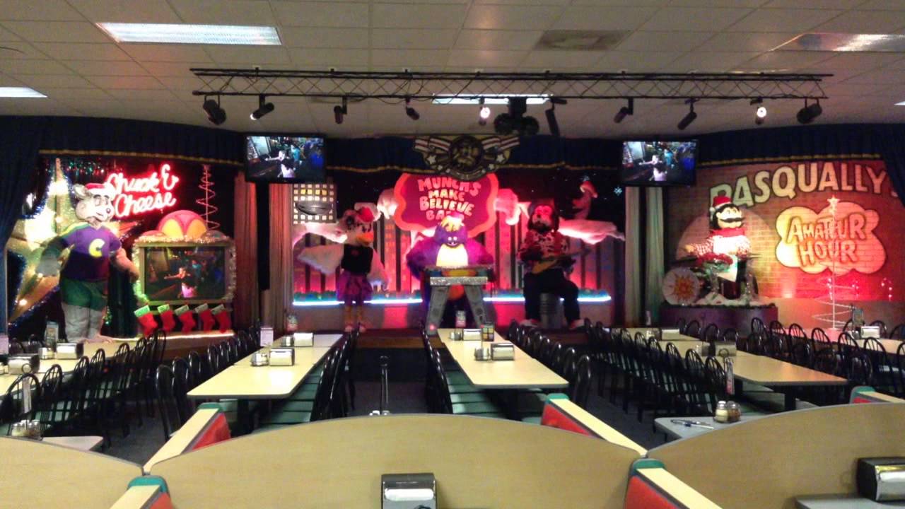 Chuck E. Cheese's Christmas/Holiday 2014 Show / Song 1 - Houston, Tx