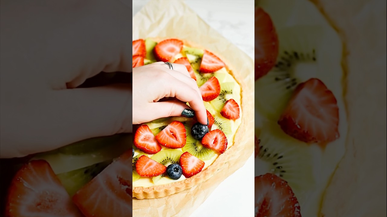 fruit tart with vanilla pastry cream 😋 #baking #summerdessert #fruit #fruittart #tart