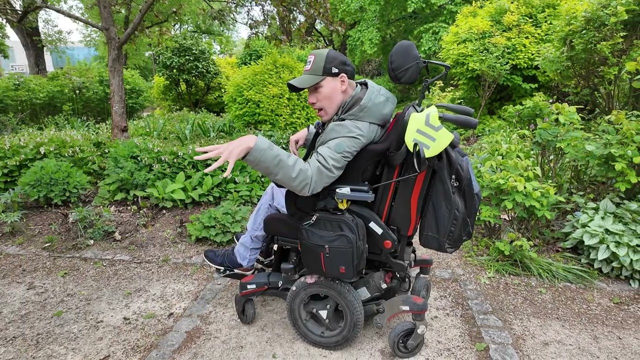 Holprige Wege, Hindernisse, verschiedene Bodenbeläge, alles eine Herausforderung mit Rollstuhl❗