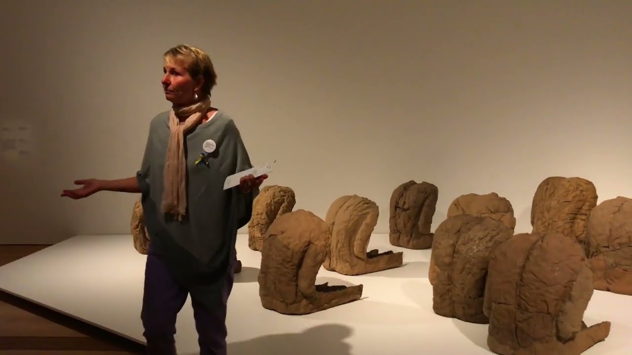 Сидячі фігури (Postacie siedzące) Magdalena Abakanowicz  1974-1984 Магдалени Абаканович