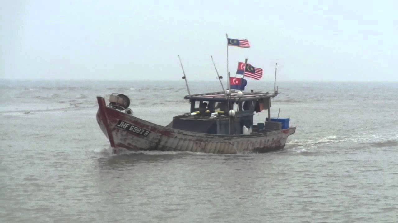 Parit Jawa, Johore - Fishing boat returning to pier