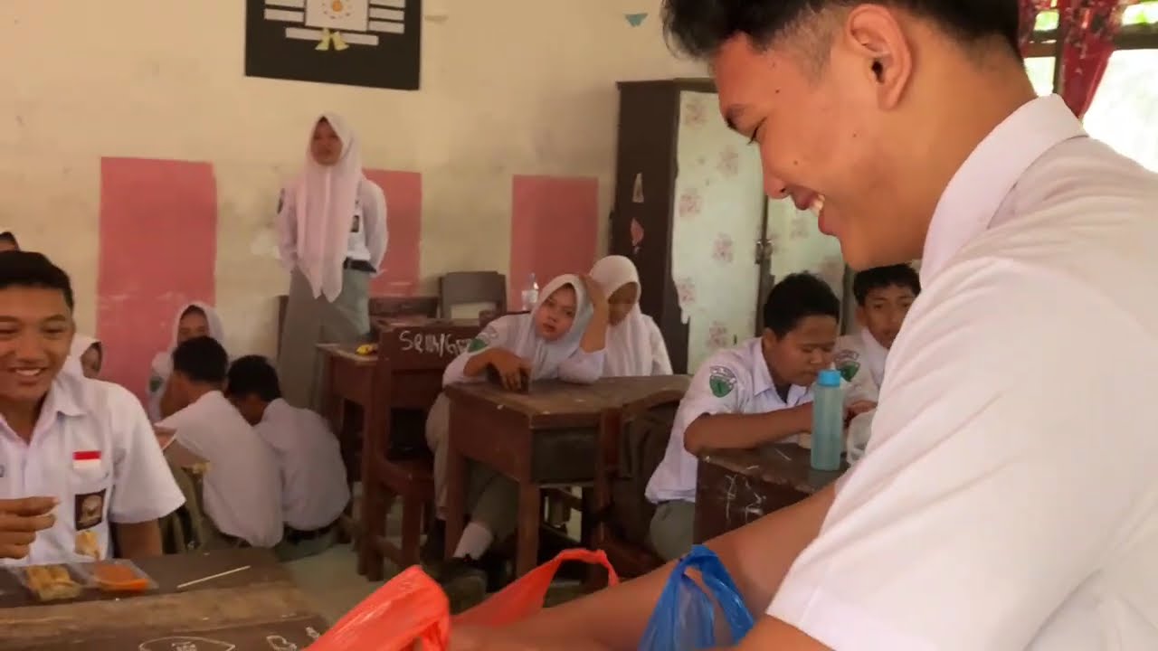 Hari terakhir gua jualan sesuatu(makanan) disekolah