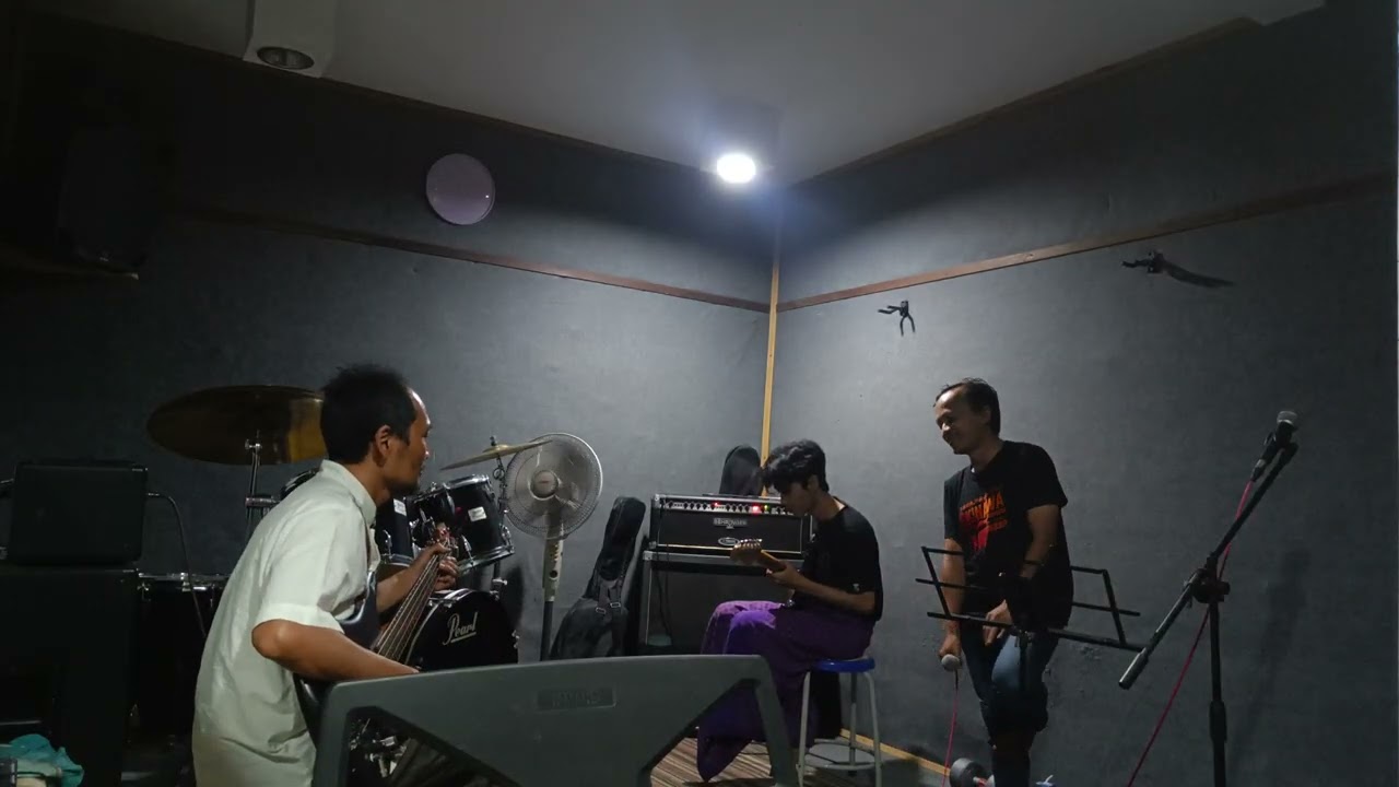 NYOBAIN NGEBAND LAGI