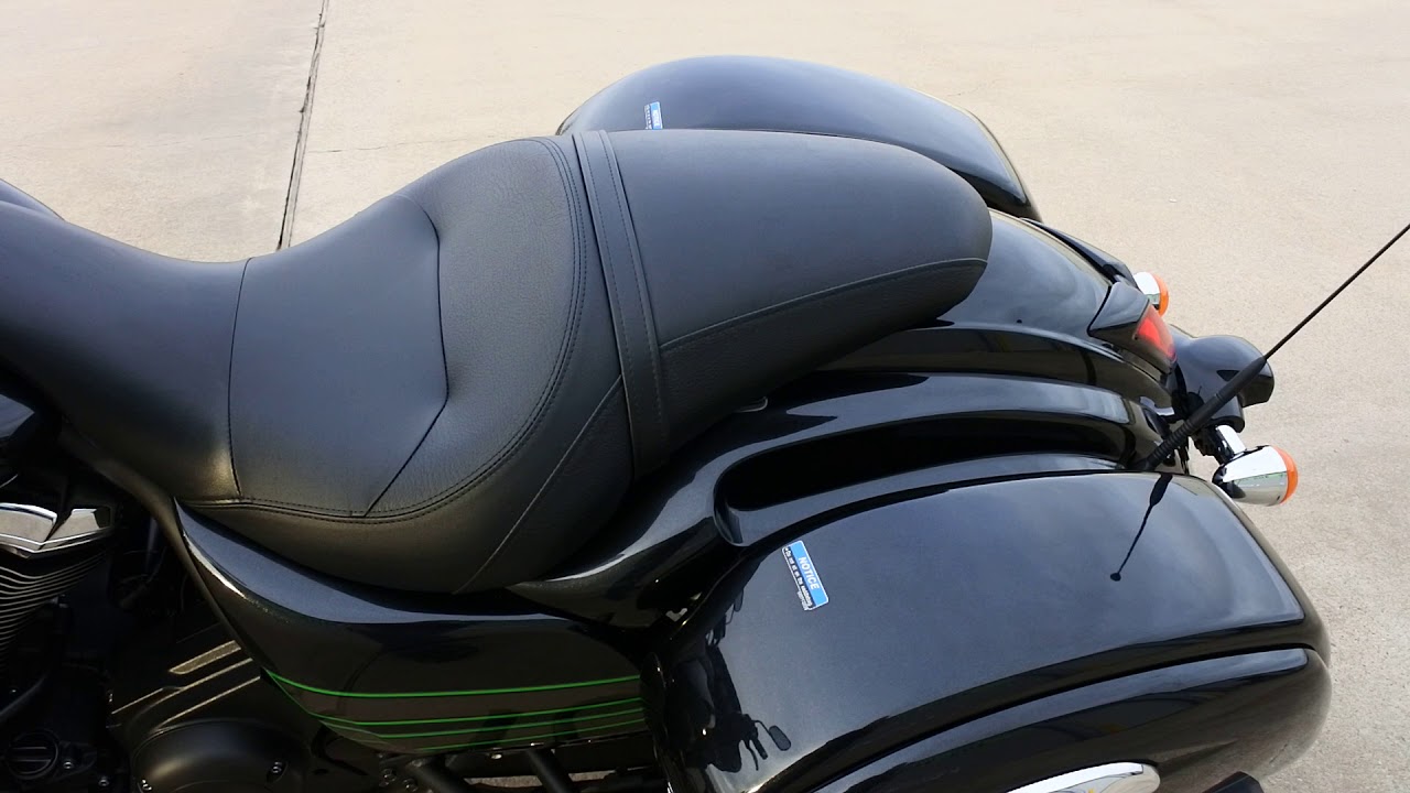 Обзор и рецензия на мотоцикл Kawasaki Vulcan 1700 Vaquero 2018 года в цвете «металлик Spark Black»