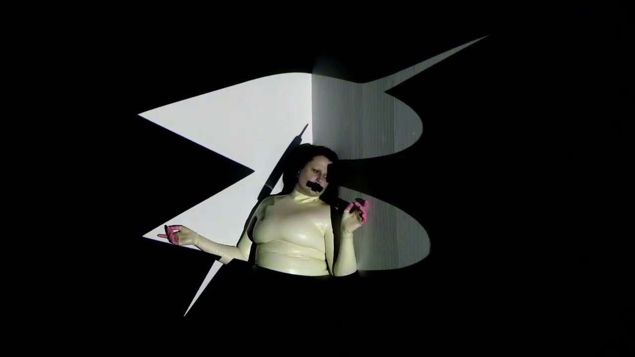 GUIA - Heartstrings (Visualiser)