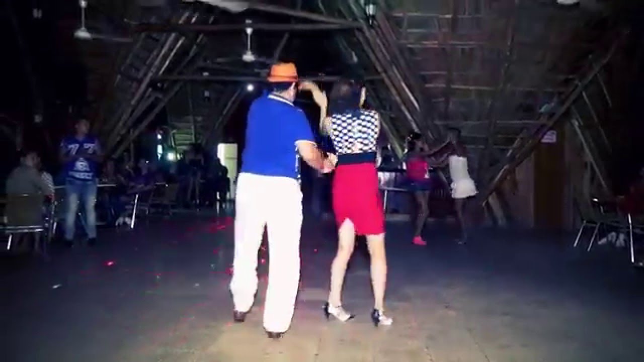Shoko Tsukahara y Yoel Marrero en Jaguey Grande, Cuba.