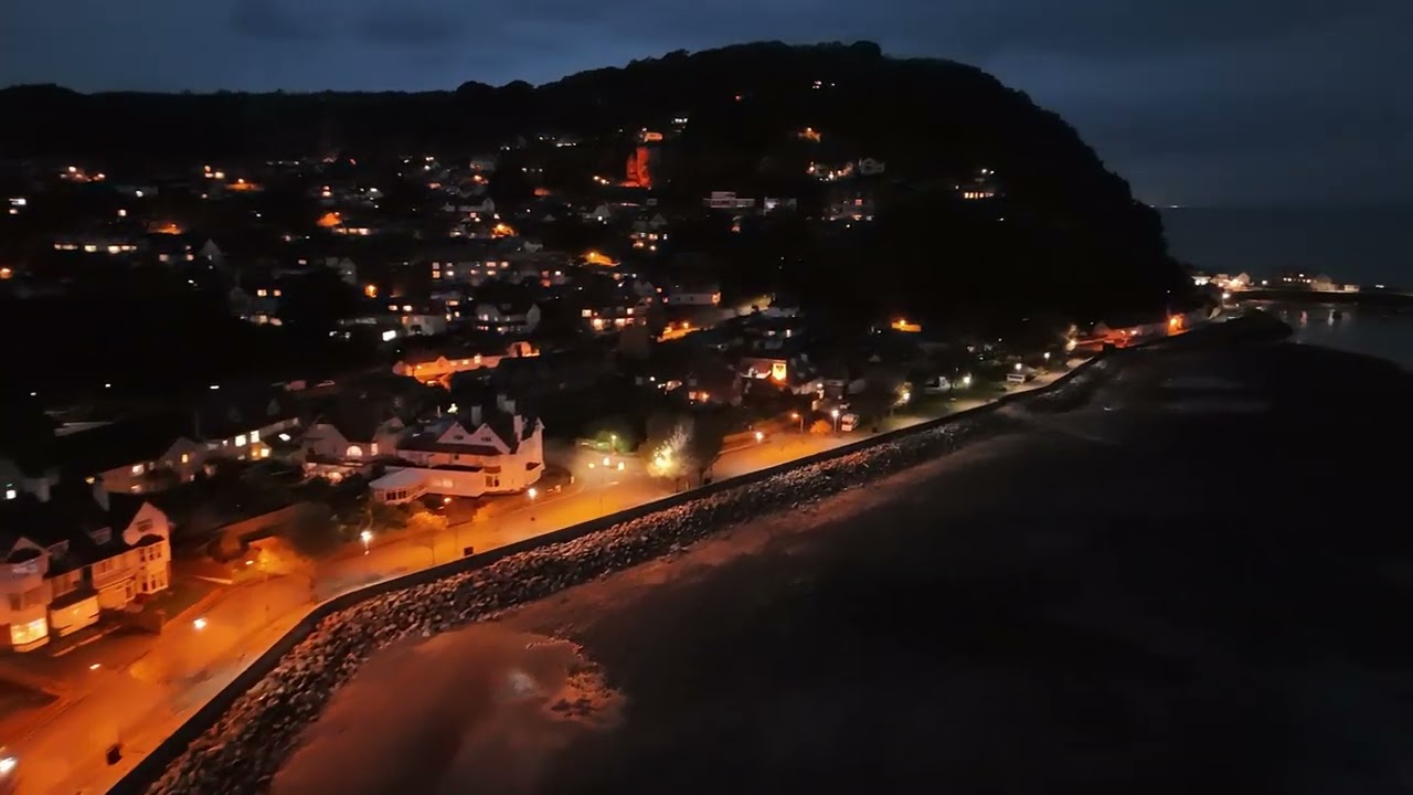 Minehead Seafront November Night-Flight. DJI Mini 4 Pro.