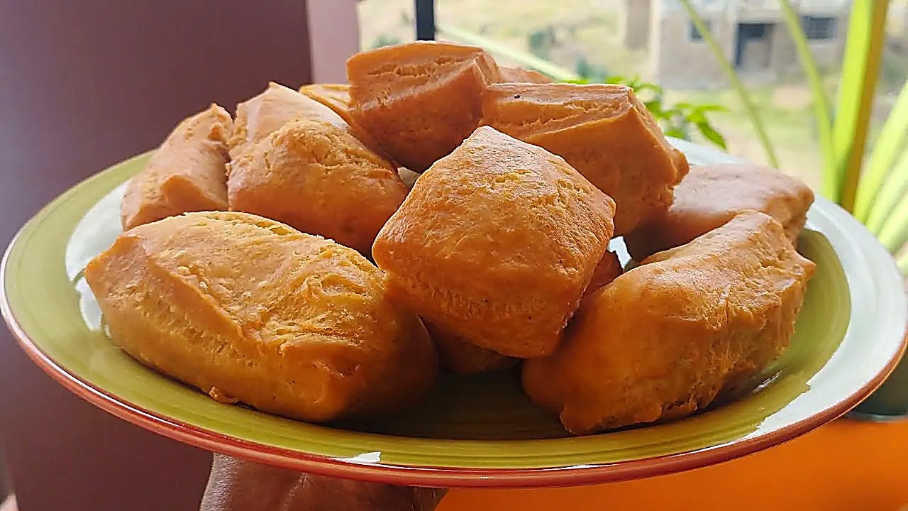 Soft Mini Mandazi Recipe // Iliki Mandazi // Cinnamon and Cardamom Mandazi