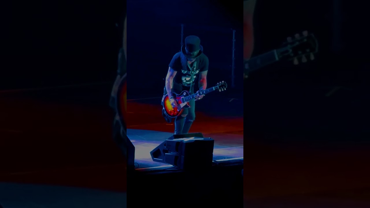 Slash with 'Wicked Stone' Extended Guitar Solo in K.B. Hallen Copenhagen 2024